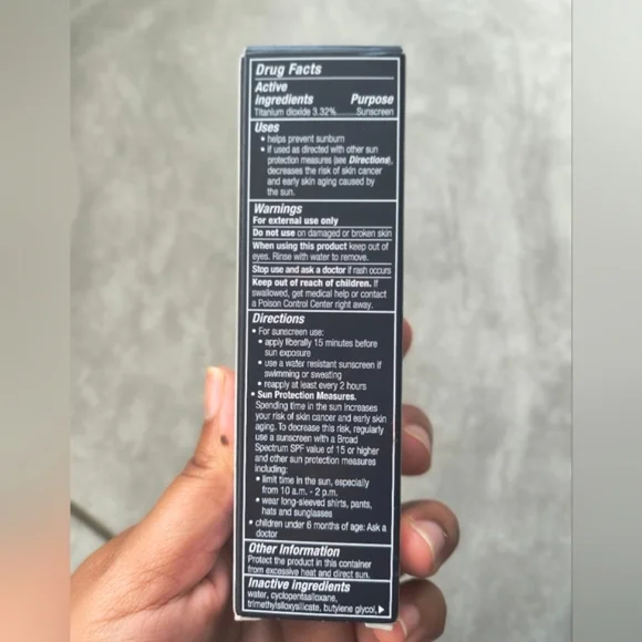 bareMinerals BAREPRO Liquid Foundation Sateen 05 - Picture 3 of 4